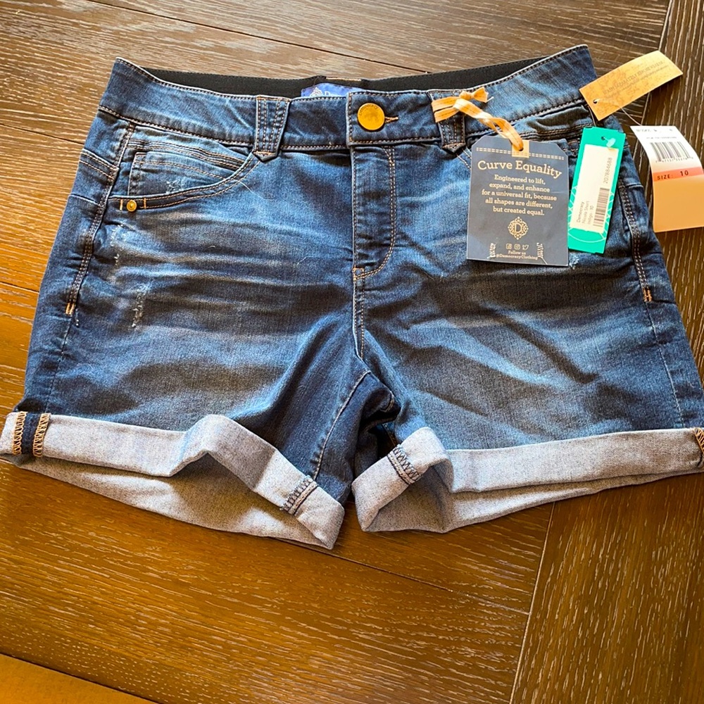 New with tags Jean shorts